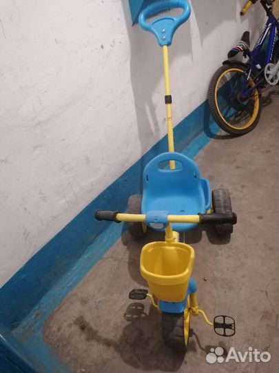 Трехколесный велосипед