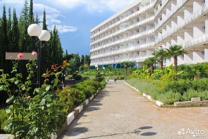 Реализатор сувенирных товаров