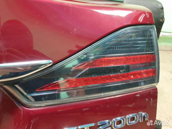 Фонарь внутренний правый Lexus Ct200H хэтчбек