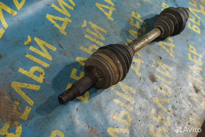 Полуось передняя левая Toyota Avensis