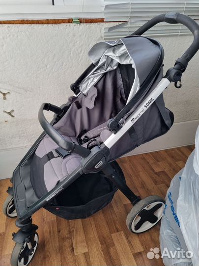Прогулочная коляска