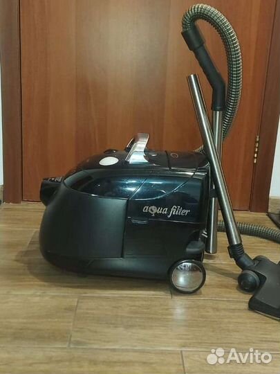 Пылесос для влажной и сухой уборки