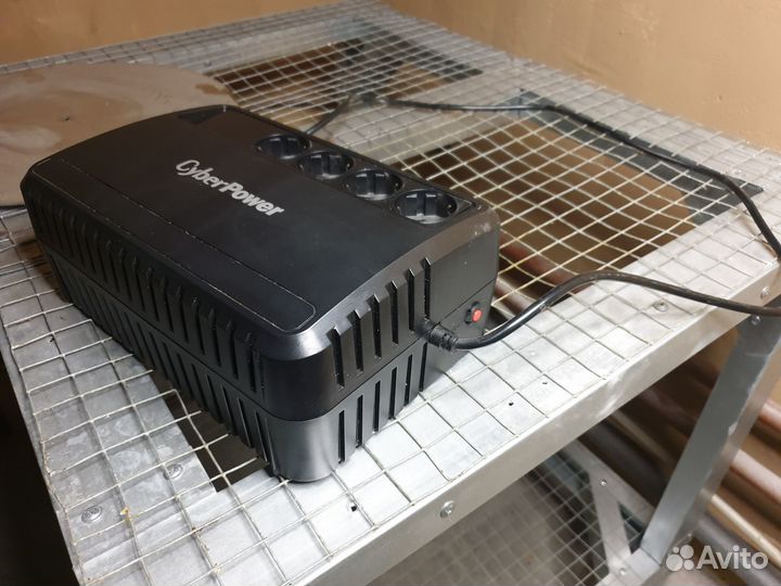 Источник бесперебойного питания Cyber Power BU1000