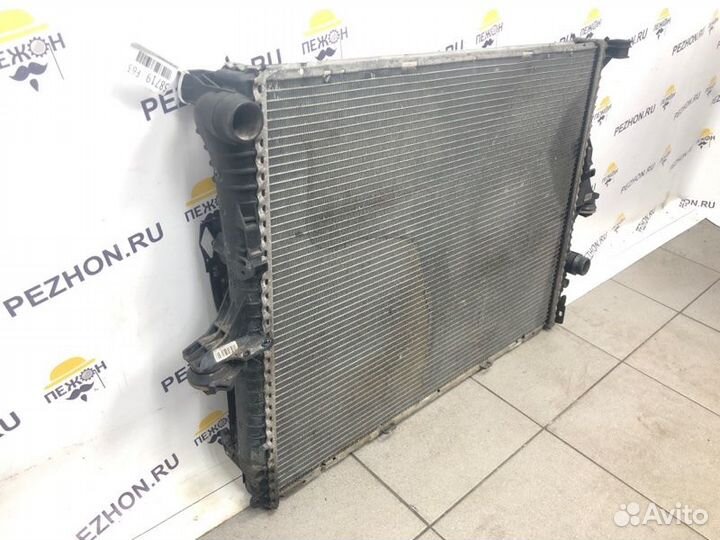 Радиатор охлаждения Volkswagen Touareg внедорожник