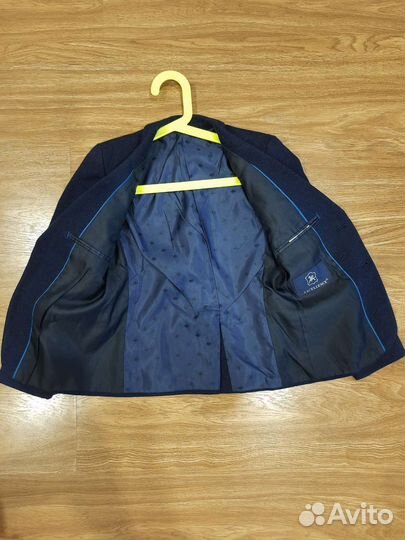 Фирменный костюм /пиджак для мальчика р 110-116