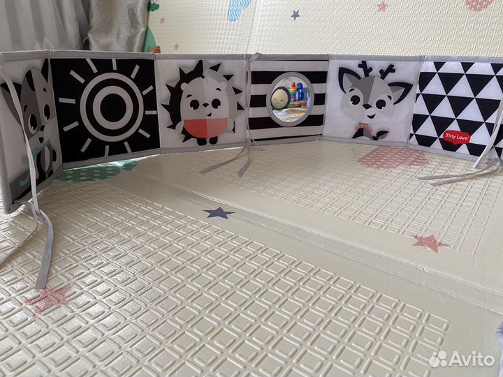 Развивающая книжка tiny love