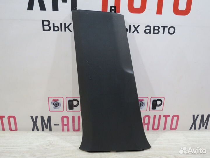 Обшивка средней стойки левая Skoda Rapid