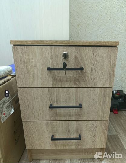 Тумба прикроватная офисная 3 ящика с замком