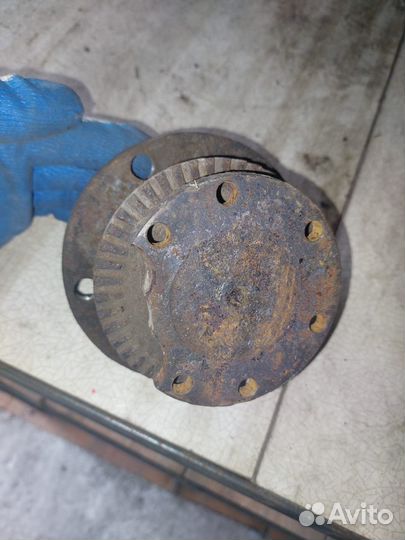 Задняя ступица с цапфой Audi 100 C4 A6 C4