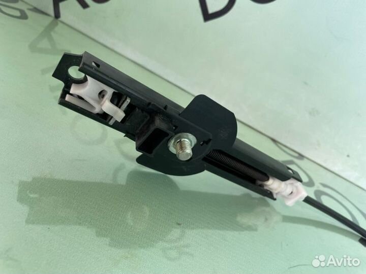 Механизм регулировки ремня безопасности Porsche
