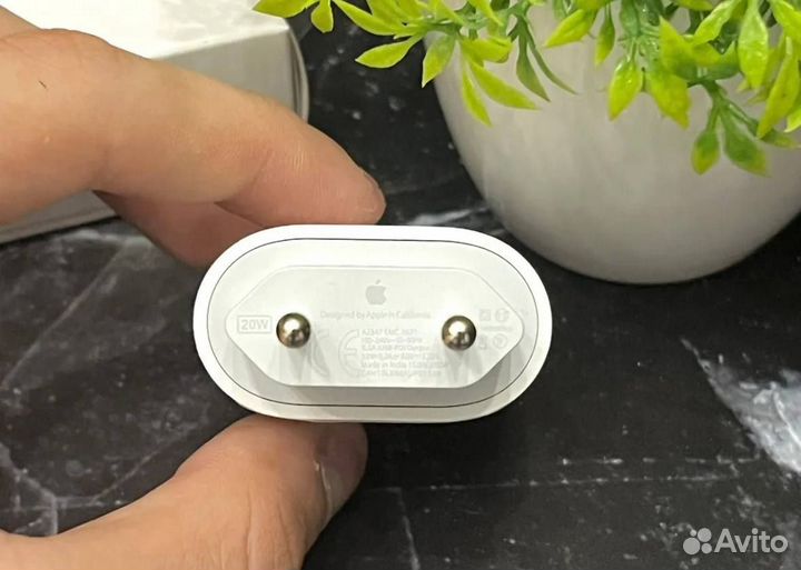 Зарядка на iPhone 20w