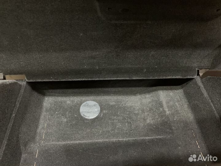 VW Touareg NF Бардачок