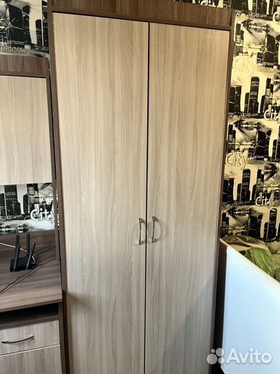 Продам комплект мебели