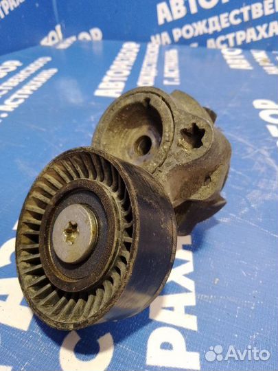 Натяжитель ремня генератора Bmw E53 кроссовер 2004