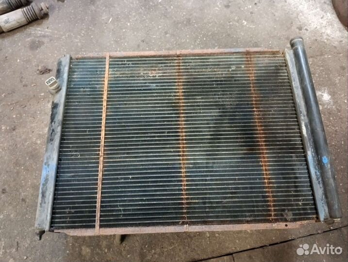 Радиатор охлаждения Volkswagen Transporter T3 1.6D
