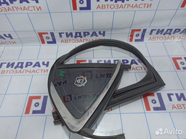 Стекло двери задней правой (форточка) Citroen C 4