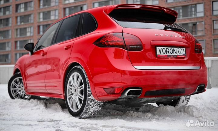 Аренда Porsche Cayenne S II (2010—2014) от одной минуты в Москве