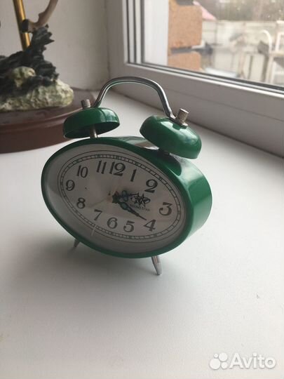 Часы будильник