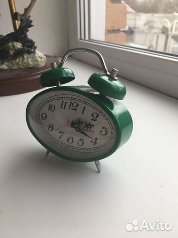 Часы будильник