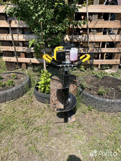 Бурение ям под столбы забора