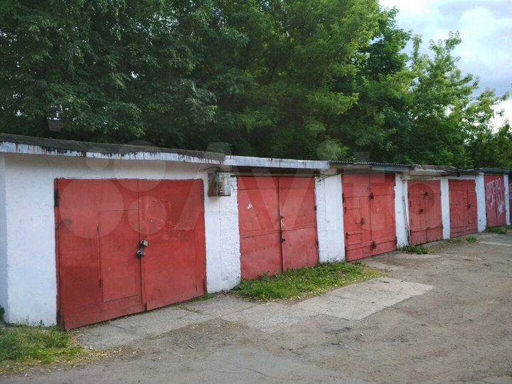 Гараж, > 30 м²