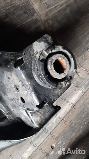 Подрамник передней подвески 31406333