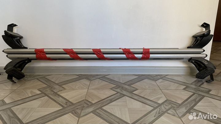 Универсальный багажник на крышу автомобиля