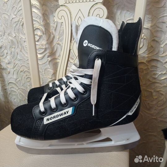 Коньки хоккейные 40 размер