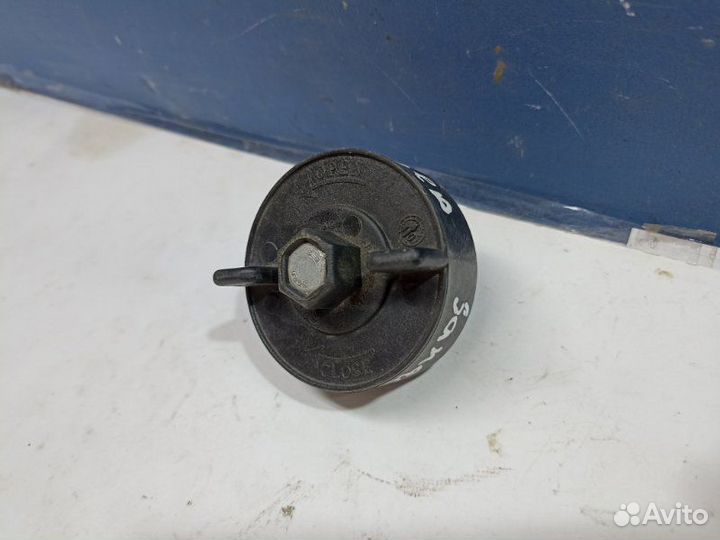 Крепление запасного колеса Fiat Albea седан 1.4