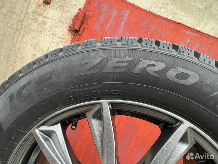Литые диски на зимней резине Pirelli