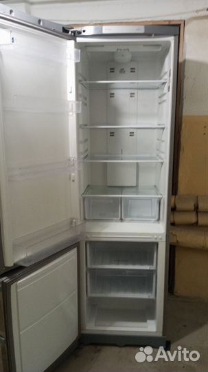 Холодильник двухкамерный Hotpoint ariston