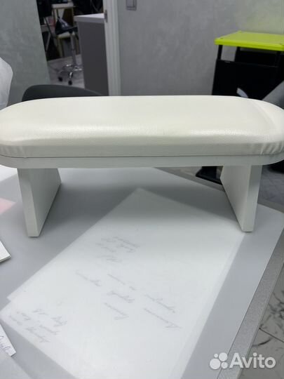 Маникюрная подставка