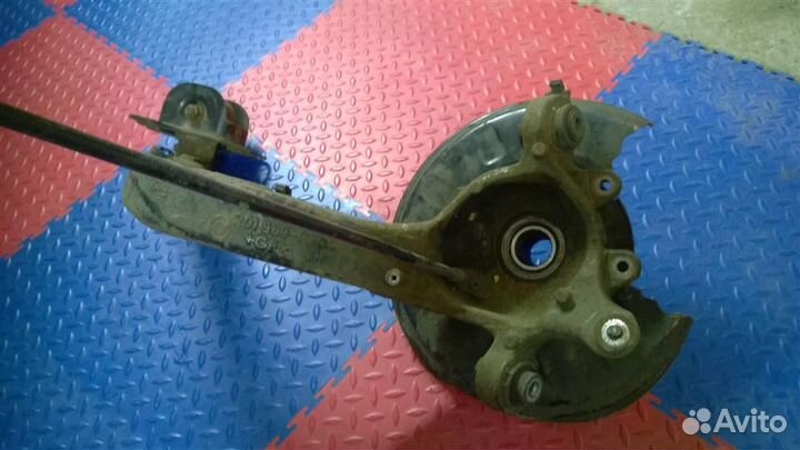 Кулак поворотный задний правый BMW X3 E83