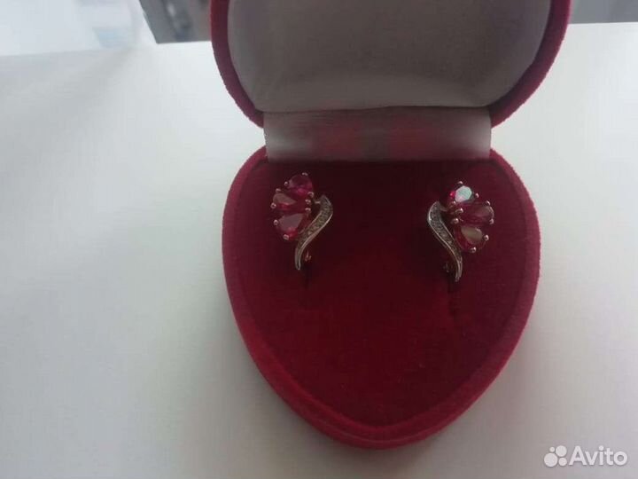 Золотые серьги