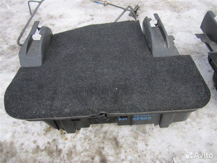 Ящик в пол правый Toyota Corolla Spacio ZZE124