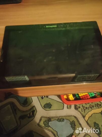 Планшет с трещиной леново