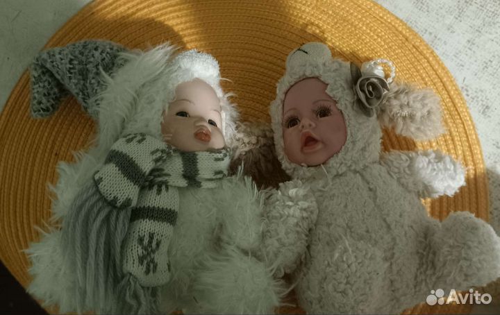 Коллекционные фарфоровые пупсы в костюмах мишек