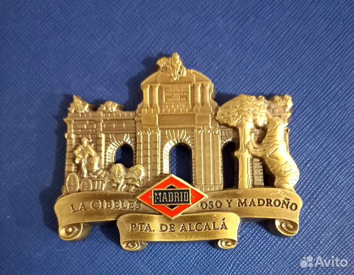 Магниты сувенирные металлические