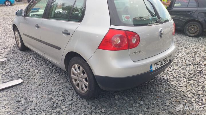 Крышка багажника Volkswagen Golf 5 с дефектом