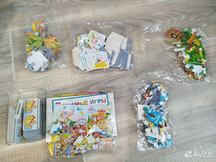 Пазлы набором