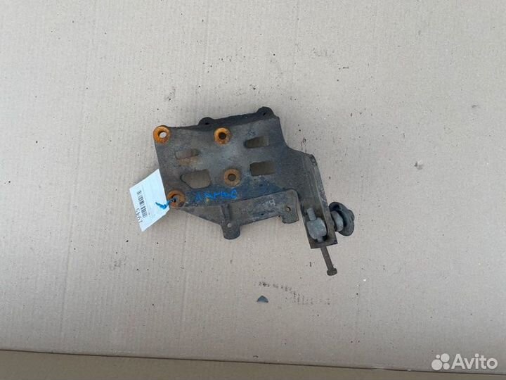 Кронштейн компрессора кондиционера Chevrolet Lanos