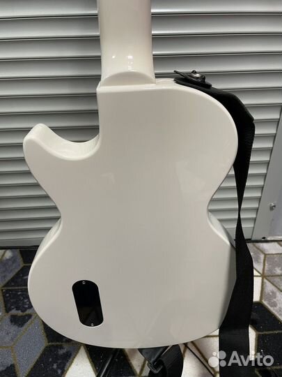 Подписной Epiphone Junior с кейсом