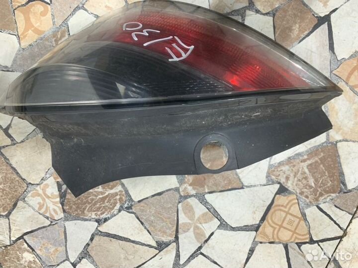 Фонарь задний правый Opel Astra хетчбэк 1.8 Z18XER