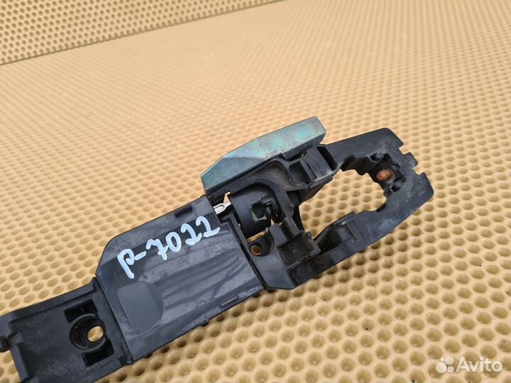 Кронштейн ручки двери левый Infiniti