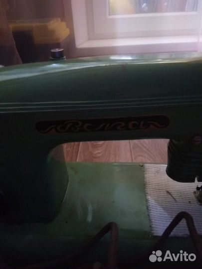 Швейная машина Волга