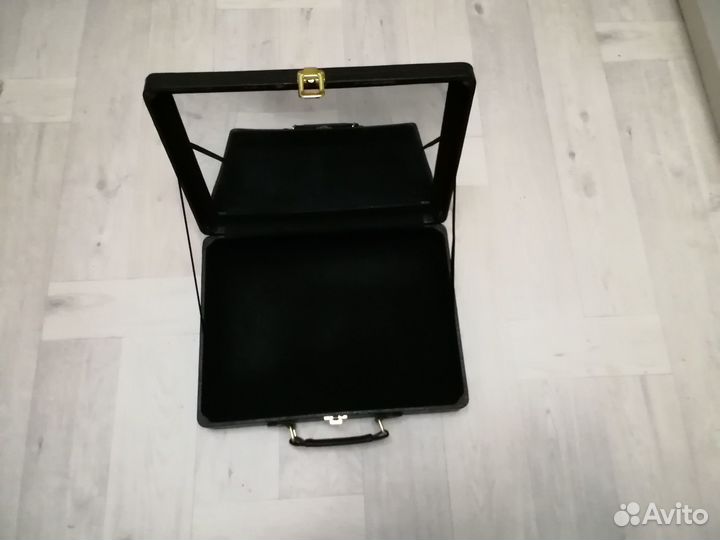 Чемодан дипломат