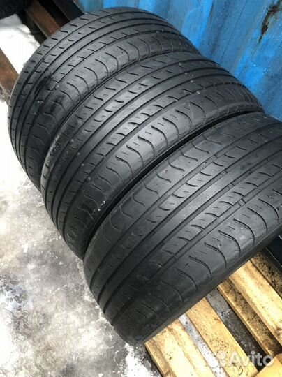 Roadstone Classe Premiere CP661 215/55 R16 93V