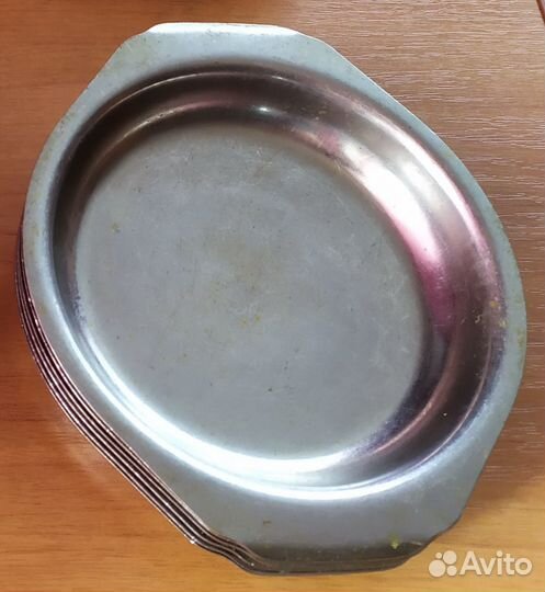Тарелки из нержавейки и эмалированные. СССР