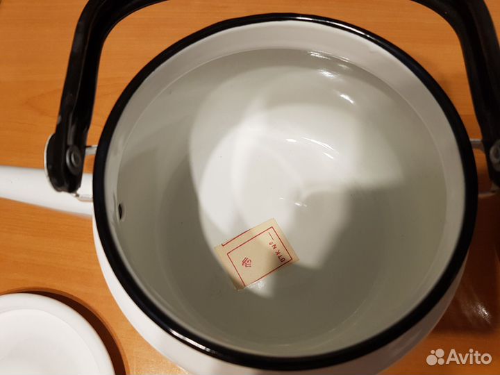 Чайники и тарелки