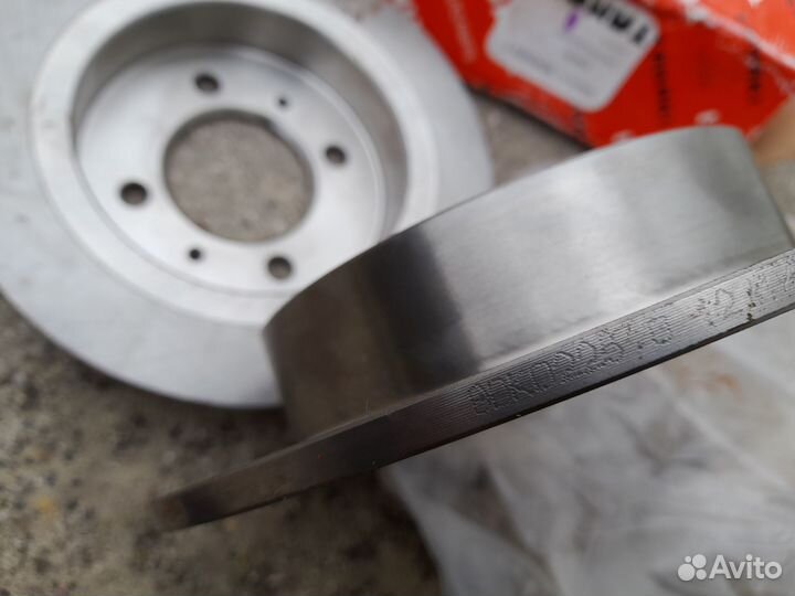Nissan Almera/Sunny Новые задние тормозные диски